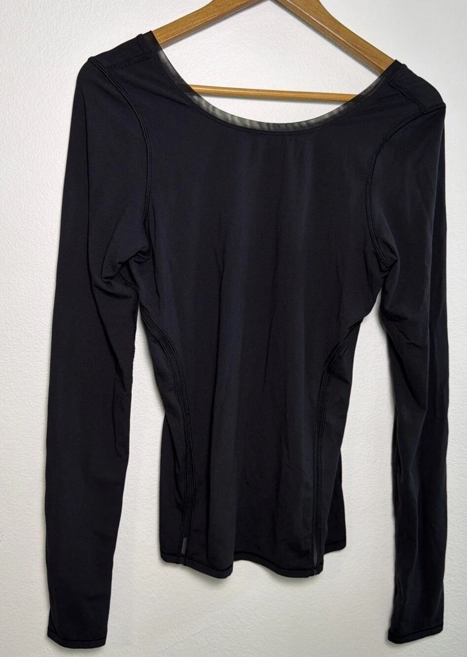 Lululemon Shirt Black Long Sleeve Scoop Neck Athletic Yoga Align & Define Scoop